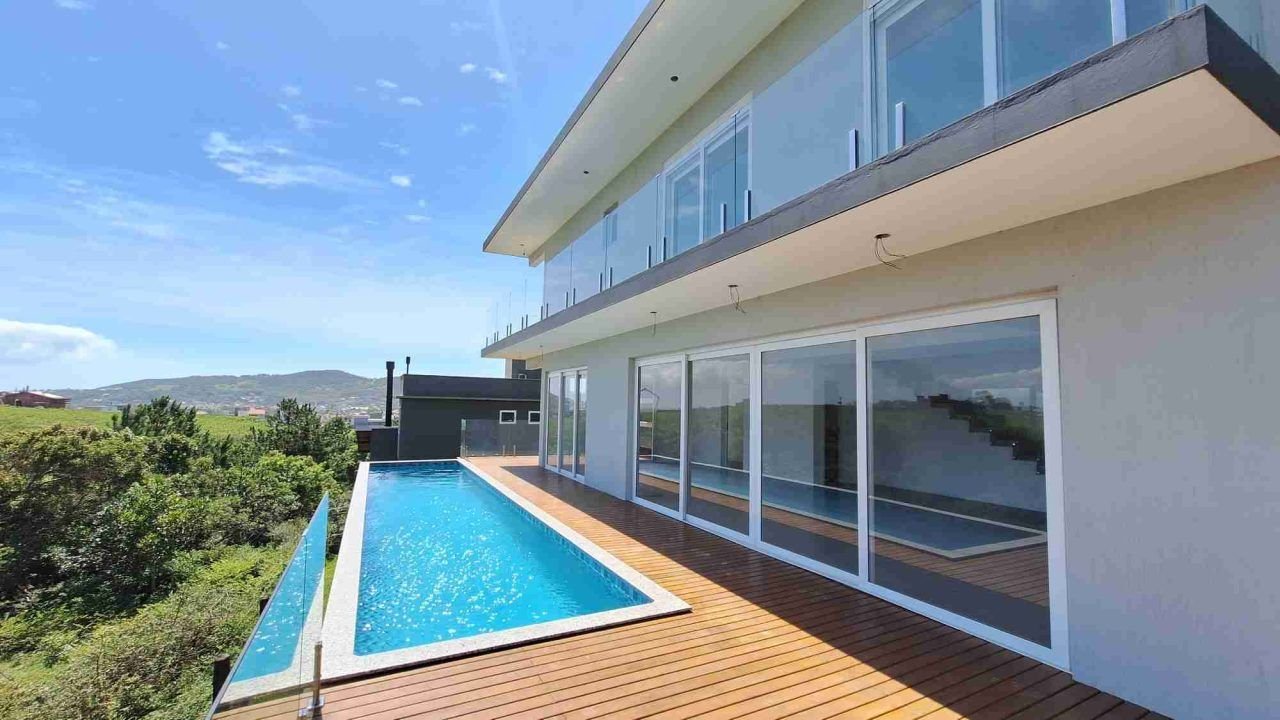 Casa em Garopaba com vista mar à venda!
