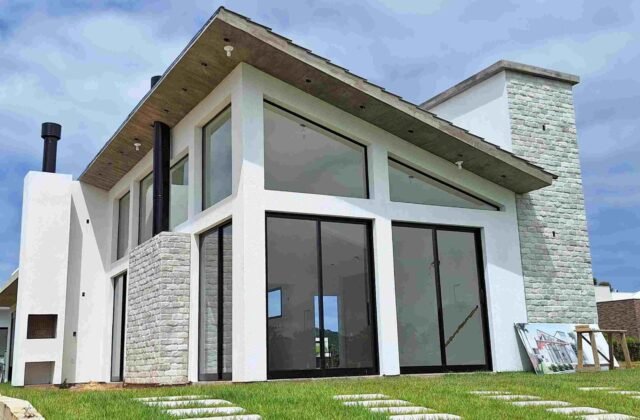 Condomínio Rosa Internacional Casa 3 Suítes, Garopaba — Casa A Venda Garopaba Sc Em Condominio
