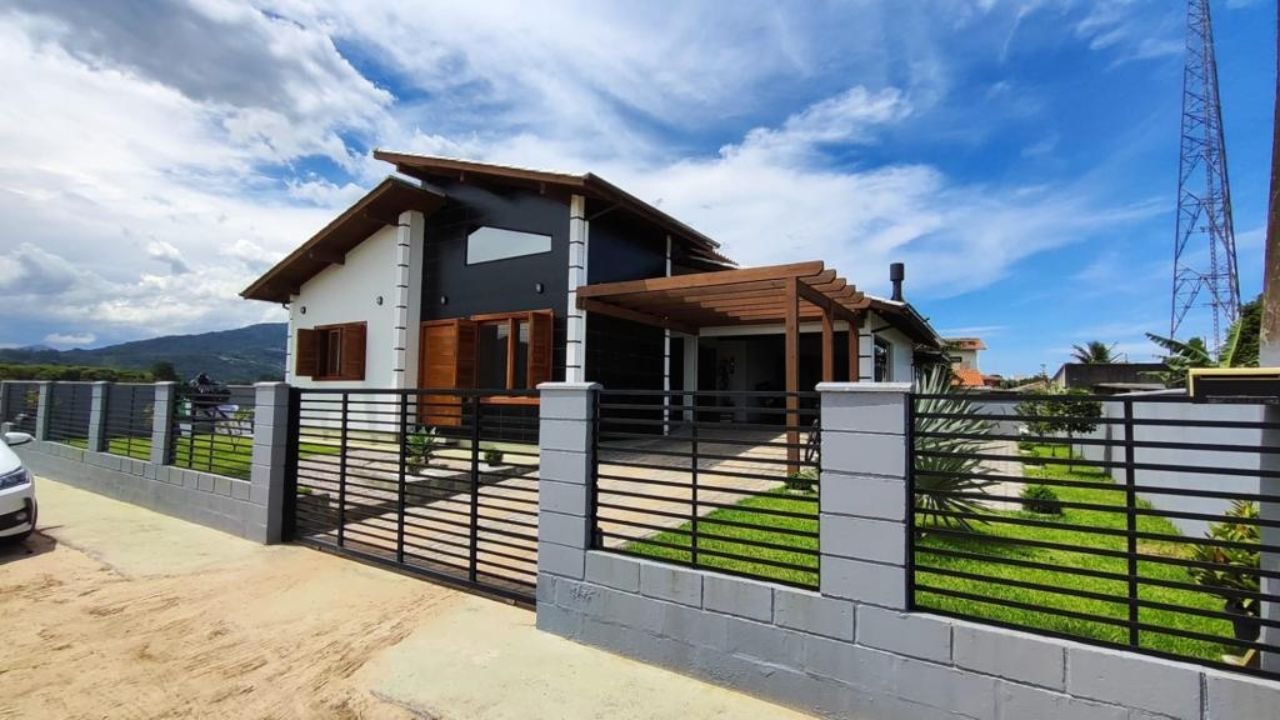 Casa á Venda Em Garopaba – Campo D’una, SC