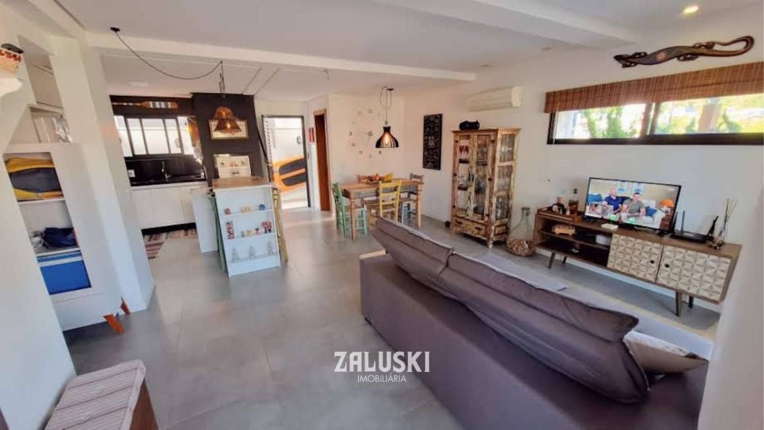 Casa à Venda no Jardim Panorâmico em Garopaba