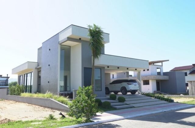 Condomínio Rosa Internacional Casa Alto Padrão, Garopab 2026 — Casa Alto Padrao Na Praia Do Rosa A Venda