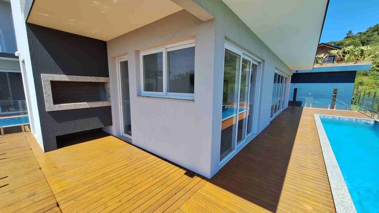 Casa em Garopaba com vista mar à venda!