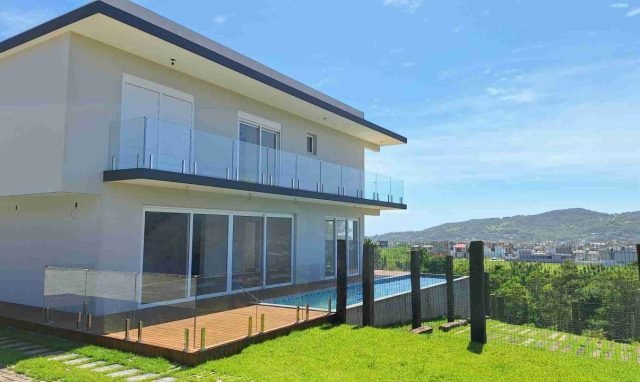 Casa em Garopaba com vista mar à venda!