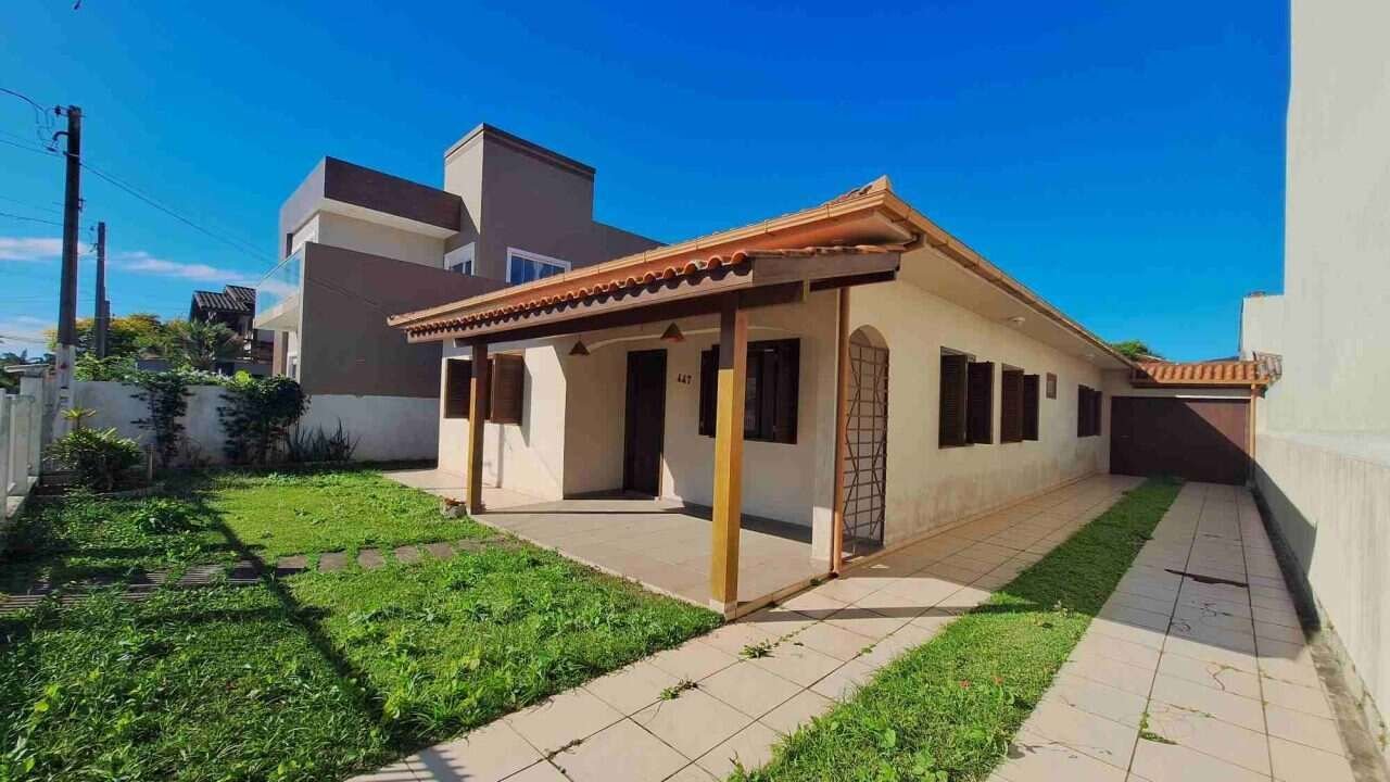 Casa com 5 dormitórios a venda em Garopaba