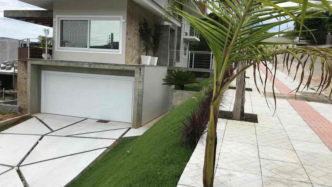 Linda casa à venda no bairro Panorâmico em Garopaba!