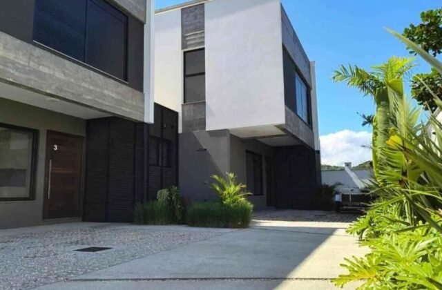 Loteamento Longarone Casa Alto Padrão 3 Quartos no — Casa Loteamento Alto Padrao Garopaba 4 1