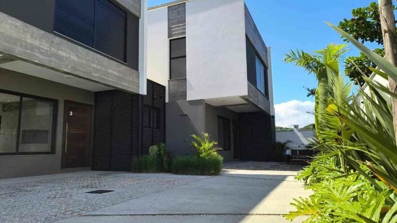 Casa à venda no Loteamento Longarone em Garopaba!