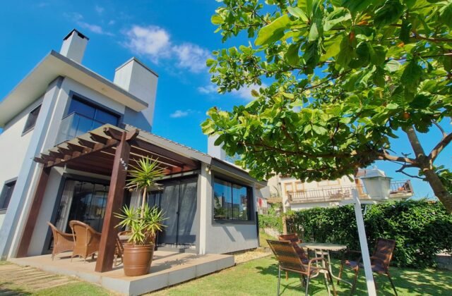 Casas 3 Quartos à venda em Quinta dos Açores, Garopaba — Casa Venda Garopaba