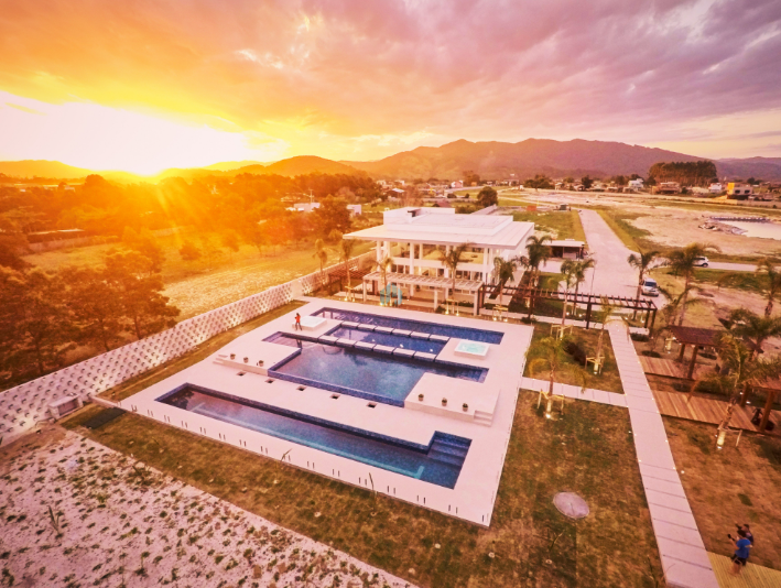 Condomínio Aqualina Lake Club