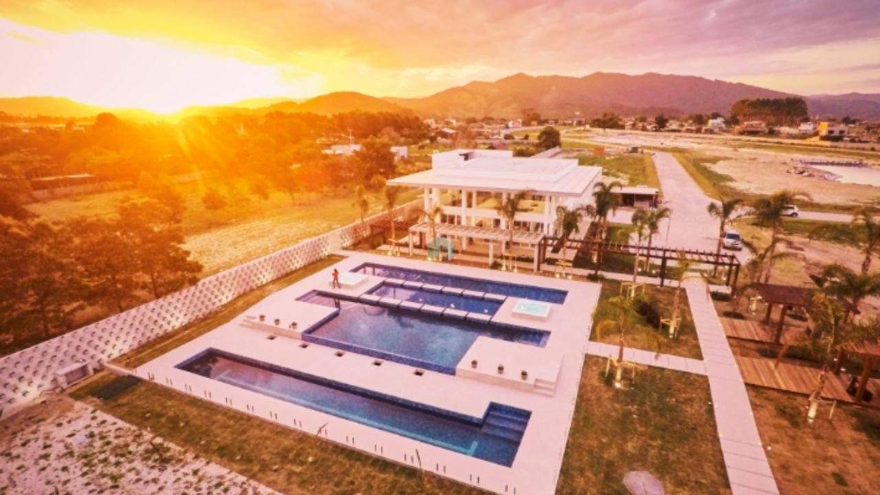 Condomínio Aqualina Lake Club