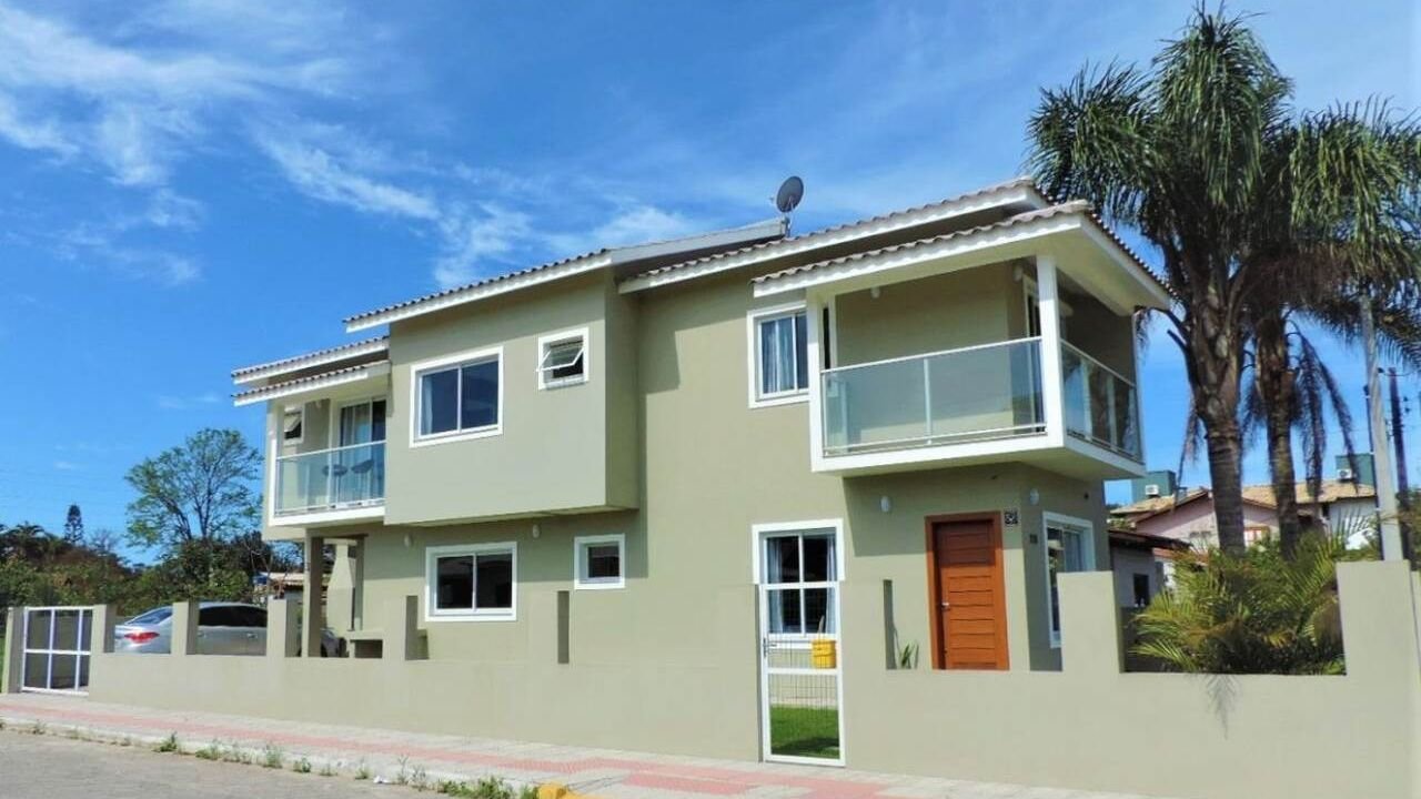 Casa grande à venda no Centro de Garopaba