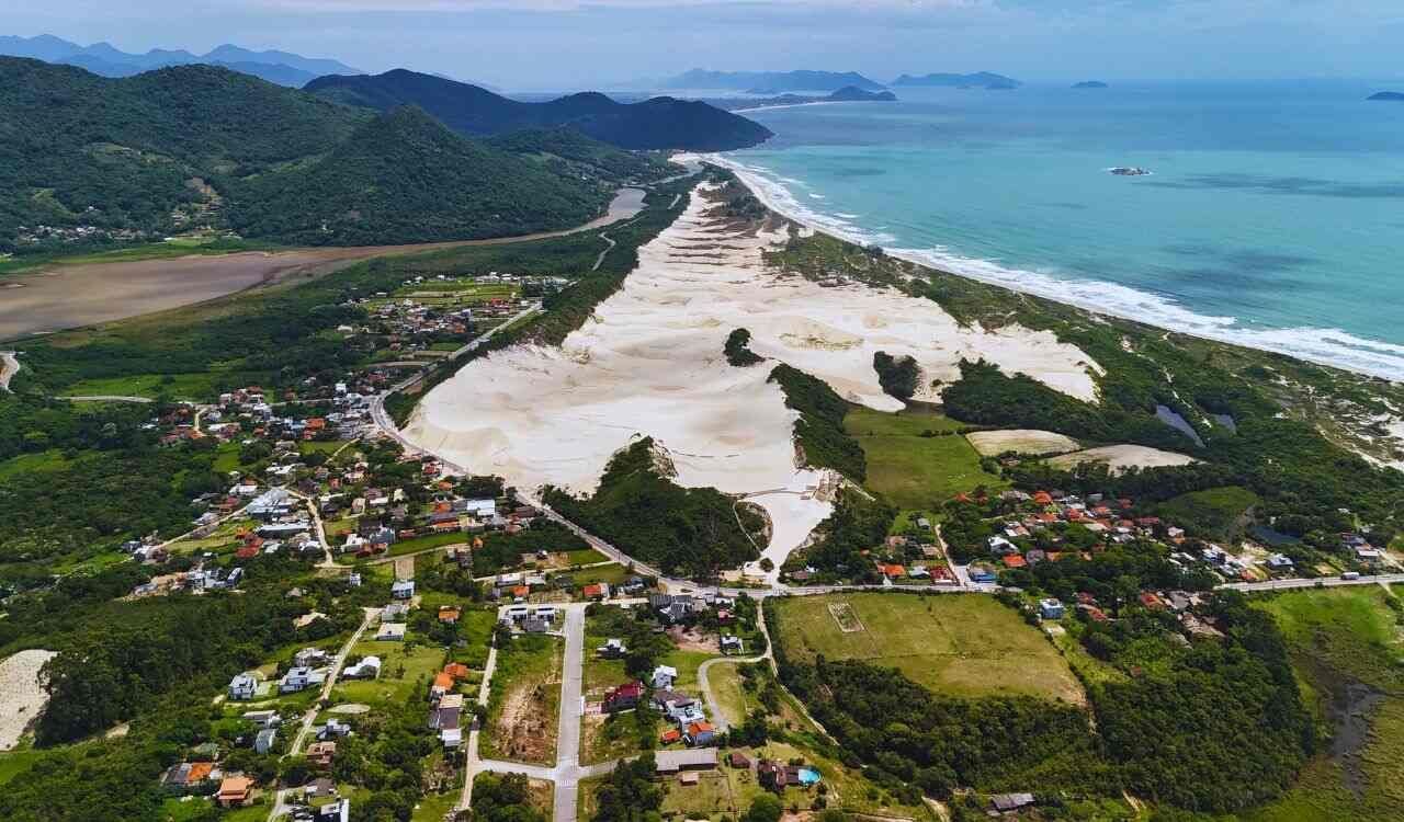 Praia do Siriú: natureza e tranquilidade em Garopaba