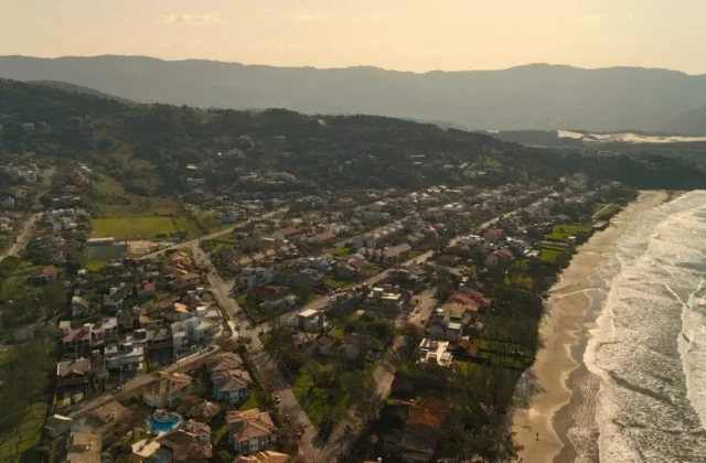 Praia da Gamboa: como é morar e o que olhar antes de comprar — Praia Gamboa Garopaba Morar Comprar