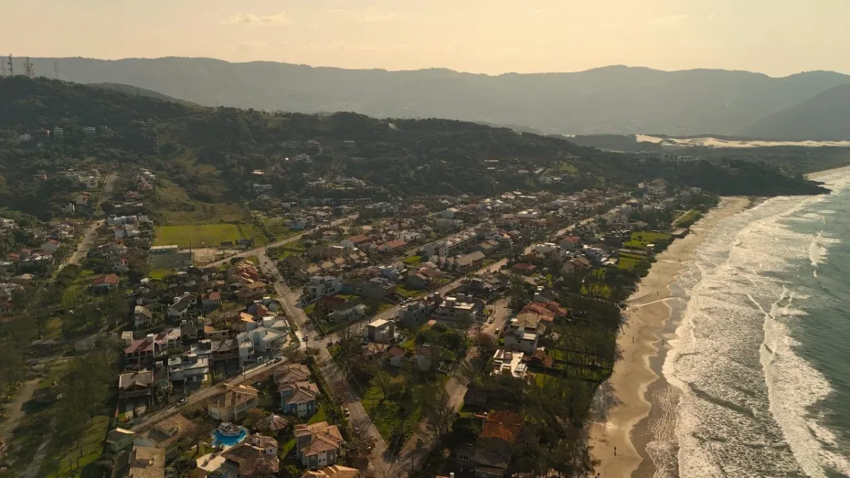 Praia da Gamboa: como é morar e o que olhar antes de comprar — Praia Gamboa Garopaba Morar Comprar