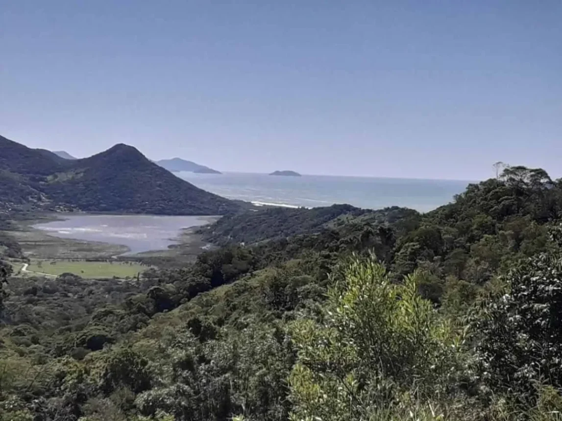 Vista para o mar em Garopaba: morros, acessos e cuidados — Vista Mar Garopaba Morros Acessos Cuidados