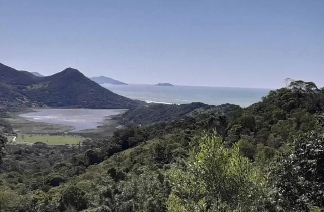 Vista para o mar em Garopaba: morros, acessos e cuidados — Vista Mar Garopaba Morros Acessos Cuidados